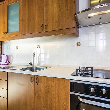 Beautiful In With Kitchen Holiday home
