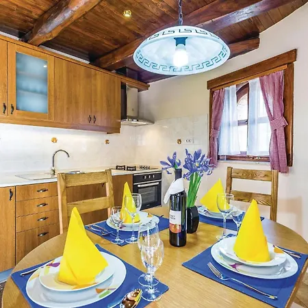 Beautiful In With Kitchen Lovran